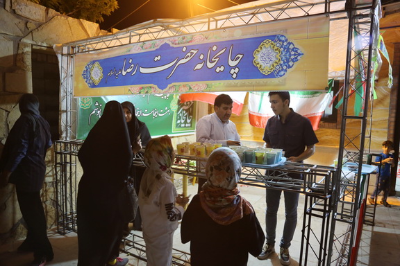 برگزاری ویژه برنامه‌های دهه کرامت و برپائی چایخانه حضرت رضا (ع)در  شهر صدرا